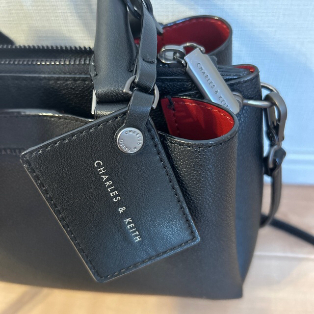 Charles and Keith(チャールズアンドキース)のCharles &Keith トップハンドル　ハンドバッグ レディースのバッグ(ハンドバッグ)の商品写真