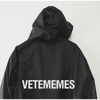 ヴェトモン(VETEMENTS)の【vetememes】レインコート　ナイロンコート　ブラック　vetements(その他)