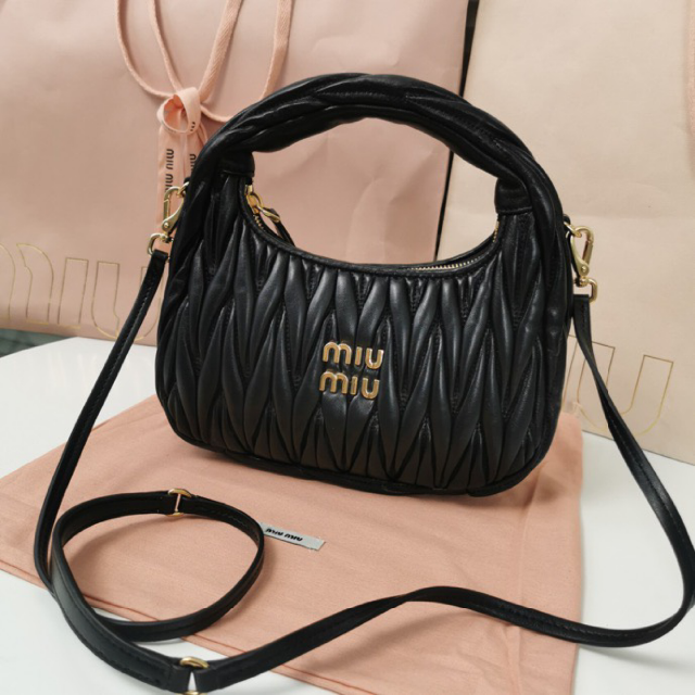 ミュウミュウ　miu miu ハンドバック