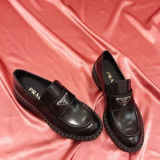 プラダ ローファー/革靴(レディース)の通販 800点以上 | PRADAの