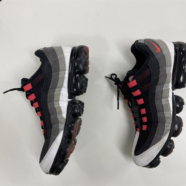 NIKE(ナイキ)のヴェイパーマックス95  超人気モデル‼️ゴールデンサイズ‼️27.5cm メンズの靴/シューズ(スニーカー)の商品写真