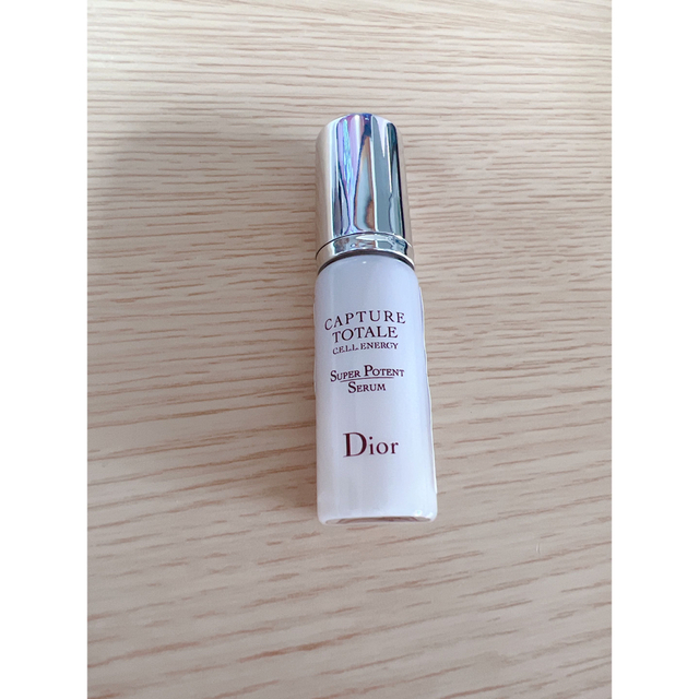 Dior(ディオール)のDior カプチュールトータルセルENGYスーパーセラム ミニサイズ コスメ/美容のスキンケア/基礎化粧品(美容液)の商品写真