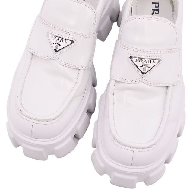 PRADA(プラダ)のプラダ PRADA ローファー モノリス ブラッシュドレザー 三角ロゴプレート シューズ 靴 メンズ イタリア製 6 1/2(27cm相当) ホワイト メンズの靴/シューズ(スニーカー)の商品写真