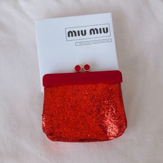 ミュウミュウ(miumiu)のミュウミュウmiumiuがま口ポーチ(ポーチ)