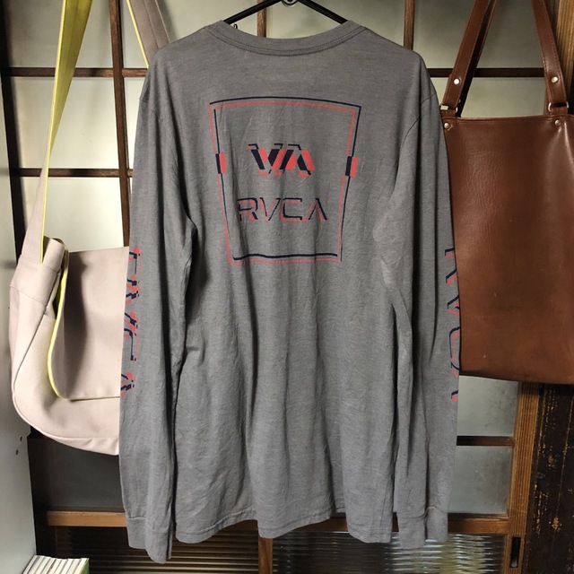 RVCA(ルーカ)の【極美品】RVCA ルーカ 8bitロゴプリントロンT カットソー US古着 メンズのトップス(Tシャツ/カットソー(七分/長袖))の商品写真