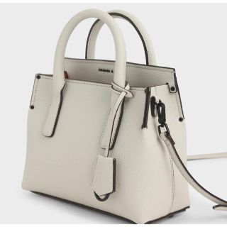 チャールズアンドキース(Charles and Keith)のCHARLES & KEITH ストラクチャード ダブルトップハンドルトート(ハンドバッグ)