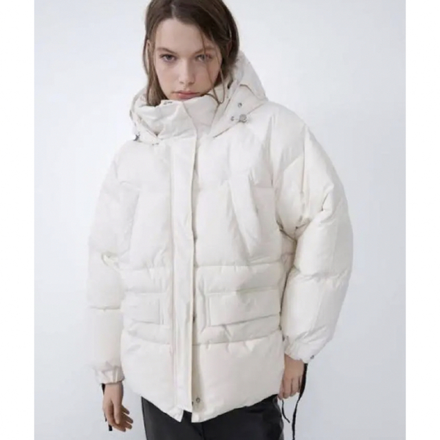 ZARA(ザラ)のZARA 中綿ダウンジャケット　ホワイト　 レディースのジャケット/アウター(ダウンジャケット)の商品写真