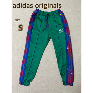 オリジナルス(Originals（adidas）)のフローラルトラックパンツ　adidas アディダス　緑　ジャージ(その他)