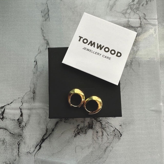 TOM WOOD - トムウッド TOM WOOD ICE HOOP SMALL ピアス ゴールドの+