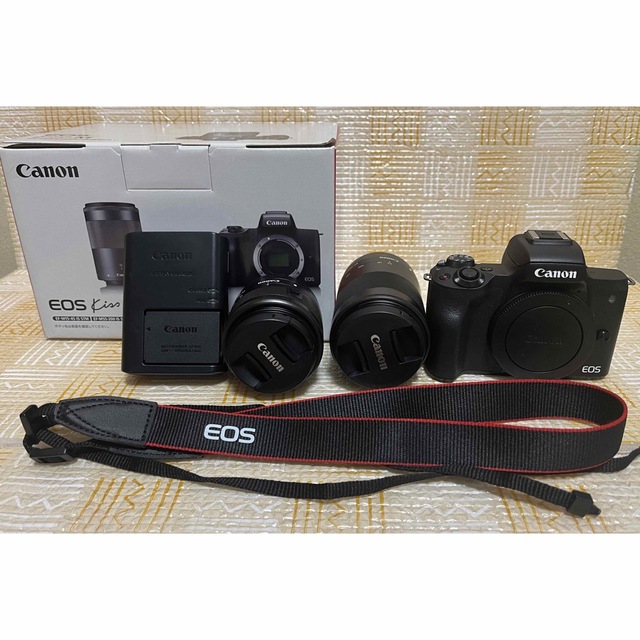 Canon EOS KISS M Wズームキット BK SDカード、三脚付 大人気新品