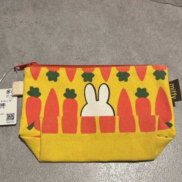 miffy(ミッフィー)のミッフィー　ポーチ エンタメ/ホビーのおもちゃ/ぬいぐるみ(キャラクターグッズ)の商品写真