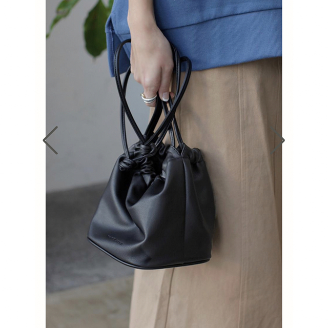 room306 CONTEMPORARY(ルームサンマルロクコンテンポラリー)のLeather Drawstring Bag レディースのバッグ(ショルダーバッグ)の商品写真