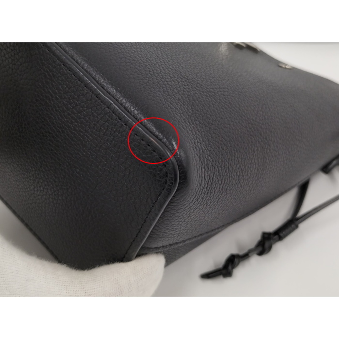 LOUIS VUITTON - LOUIS VUITTON ナノ ロックミーバケット LOUIS VUITTON - LOUIS VUITTON ナノ ロックミーバケット