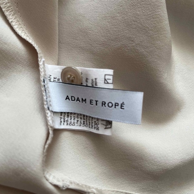 Adam et Rope'(アダムエロぺ)のADAM ET ROPE サテンブラウス レディースのトップス(シャツ/ブラウス(長袖/七分))の商品写真