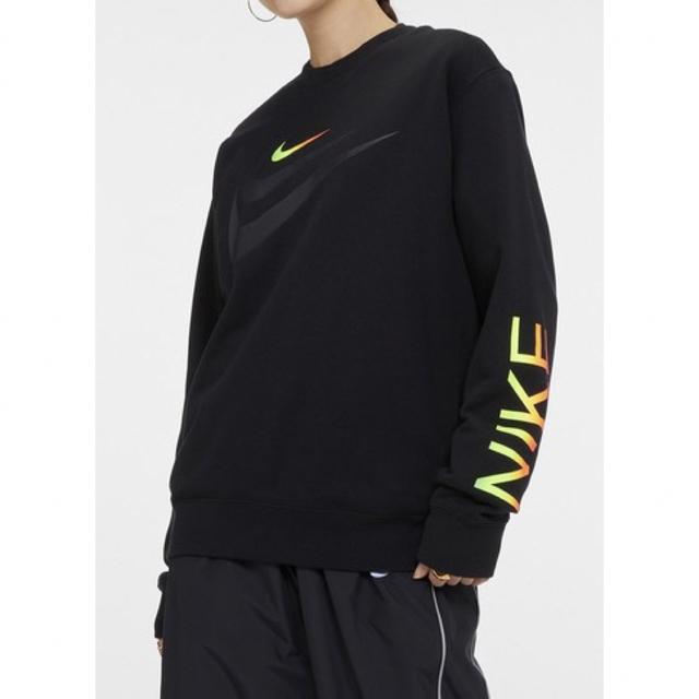 NIKE(ナイキ)の2xL 【NIKE】ブラック×マルチカラー　トレーナー【ナイキ】 メンズのトップス(スウェット)の商品写真