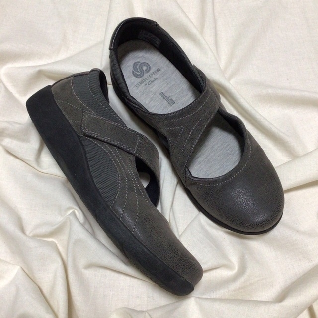 Clarks(クラークス)の専用です♡美品名品 Clarks クラークス 超軽量 ストラップシューズ^^☆ レディースの靴/シューズ(ローファー/革靴)の商品写真