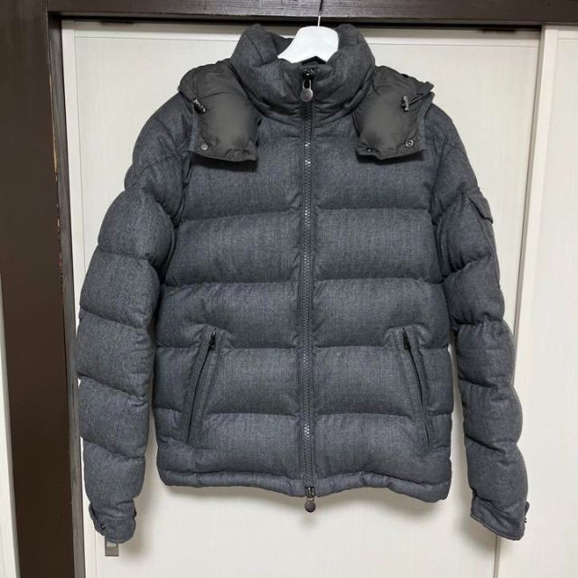世界的に MONCLER - モンクレール モンジュネーブル グレー サイズ2