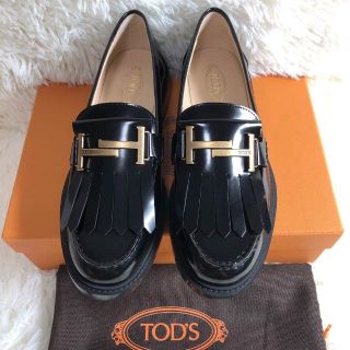 トッズ ローファー/革靴(レディース)の通販 900点以上 | TOD'Sの