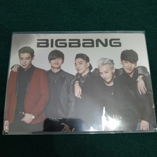 BIGBANG(ビッグバン)のBIGBANG　カード エンタメ/ホビーのタレントグッズ(ミュージシャン)の商品写真