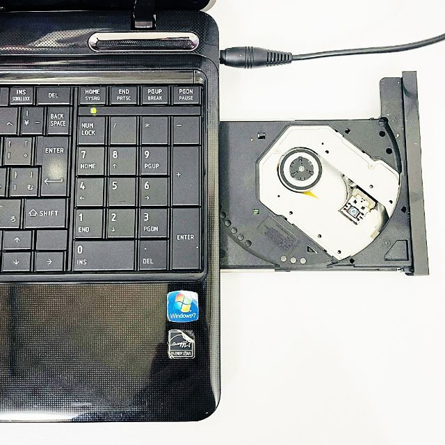 白ノートパソコン✨WEBカメラ❣大容量500GB✨初心者向け❣ 事務や子供