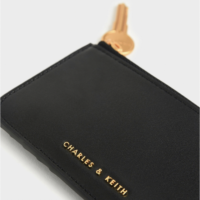 Charles and Keith(チャールズアンドキース)のCHARLES&KEITH ジップアラウンドミニウォレット レディースのファッション小物(財布)の商品写真