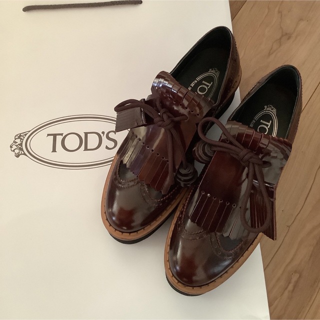 【新品】TOD’S トッズ ブラウンタッセルローファー靴