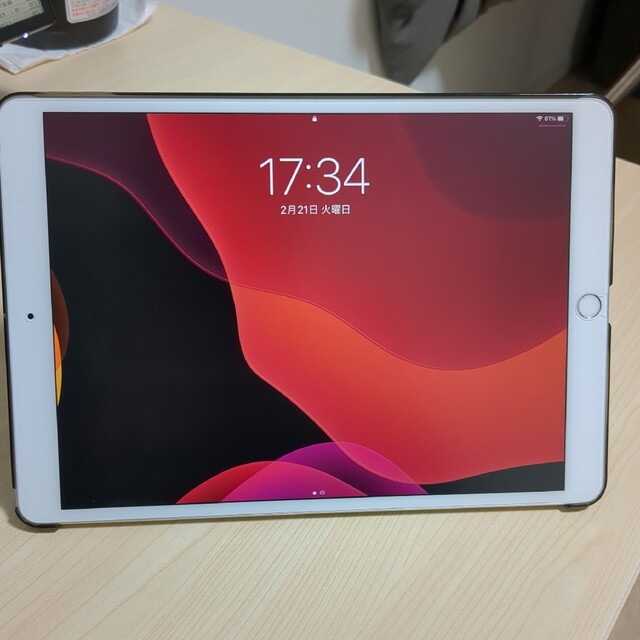 【美品】iPad Air 第3世代 WiFi 64GB ホワイトPC/タブレット