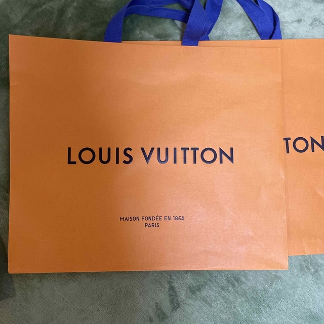 LOUIS VUITTON(ルイヴィトン)のLVショップ袋３枚 レディースのバッグ(ショップ袋)の商品写真