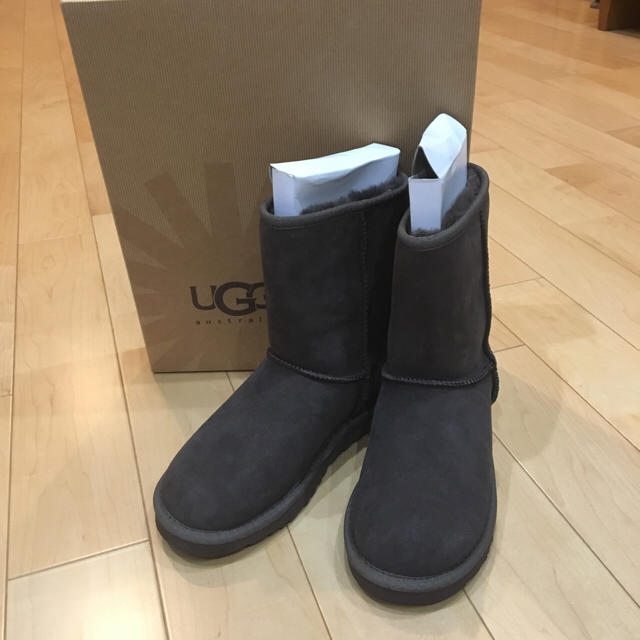 UGG(アグ)のあろはママ様専用♡UGGショートブーツ レディースの靴/シューズ(ブーツ)の商品写真