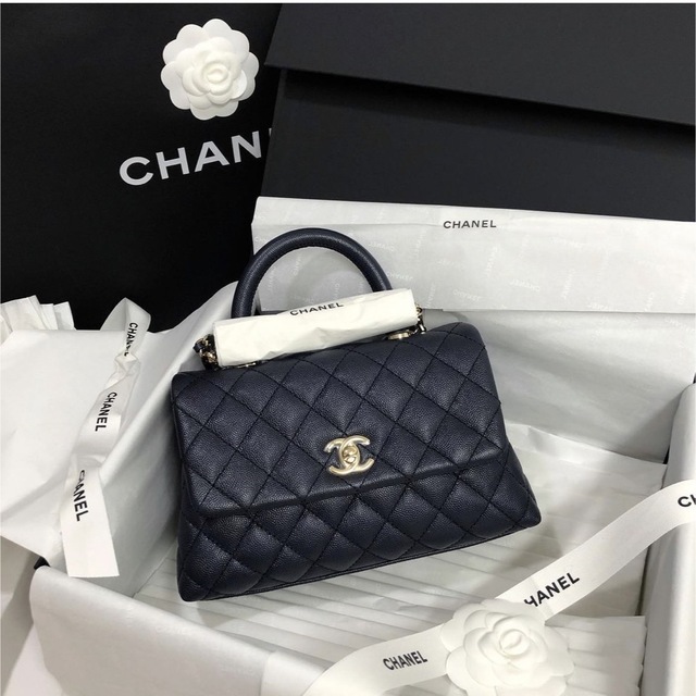 CHANEL シャネル　ココハンドル　新作 2023 キャビアスキン　24cm