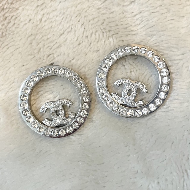 CHANEL♡ピアス♡シルバー 【☆安心の定価販売☆】 www.gold-and-wood.com