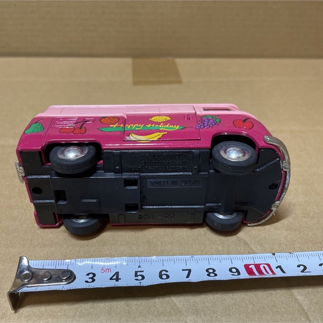 Volkswagen(フォルクスワーゲン)のジャンク品破損有全長約12cm  フォルクスワーゲンバス　ミニチュア　ミニカー  エンタメ/ホビーのおもちゃ/ぬいぐるみ(ミニカー)の商品写真