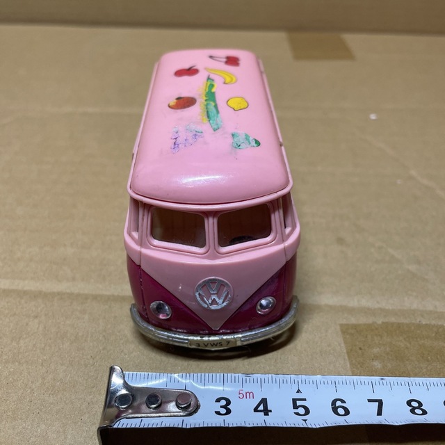 Volkswagen(フォルクスワーゲン)のジャンク品破損有全長約12cm  フォルクスワーゲンバス　ミニチュア　ミニカー  エンタメ/ホビーのおもちゃ/ぬいぐるみ(ミニカー)の商品写真