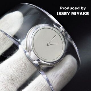 イッセイミヤケ(ISSEY MIYAKE)のISSEY MIYAKE 腕時計 バングルウォッチ クリアカラー(腕時計)