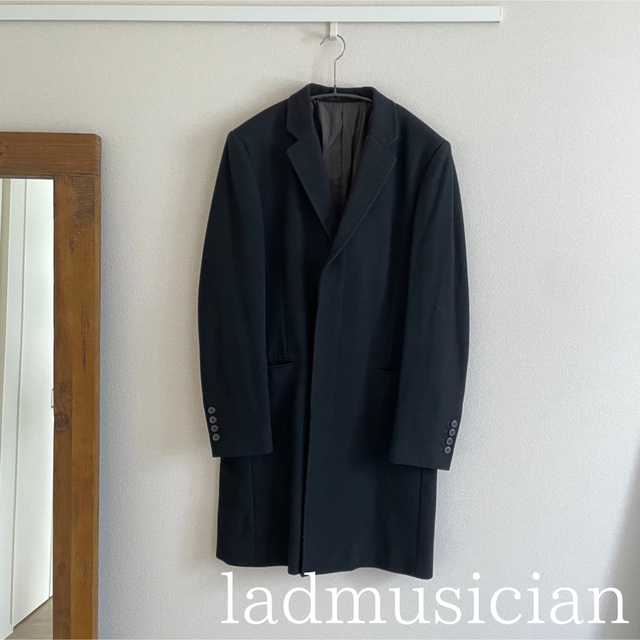 LAD MUSICIAN(ラッドミュージシャン)のladmusician/ラッドミュージシャン/チェスターコート/ 黒/ 美品 メンズのジャケット/アウター(チェスターコート)の商品写真