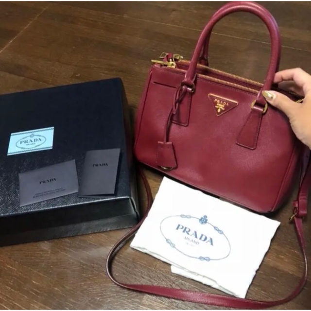 ☆お求めやすく価格改定☆ PRADA - ワインレッド サフィアーノ プラダ