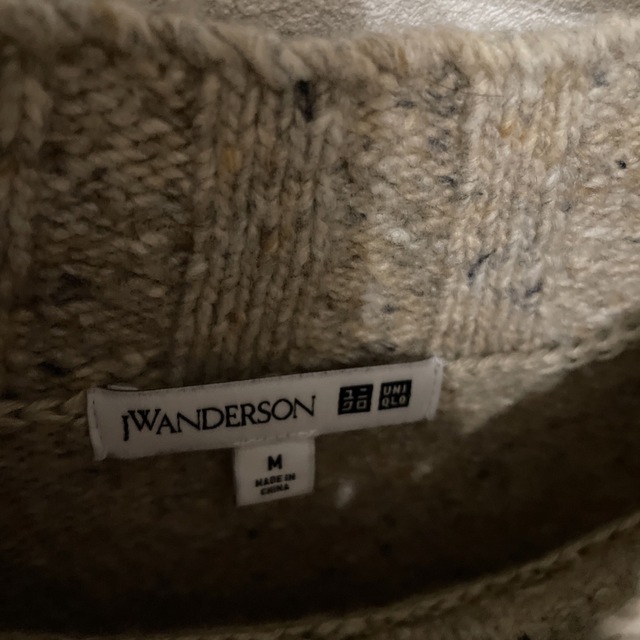 UNIQLO(ユニクロ)の【中古品】ユニクロ jw Anderson セーター Mサイズ メンズのトップス(ニット/セーター)の商品写真