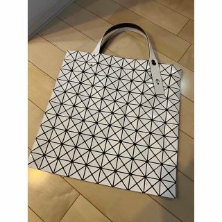 イッセイミヤケ(ISSEY MIYAKE)の《美品》イッセイミヤケ　バオバオ　BAO BAO(トートバッグ)