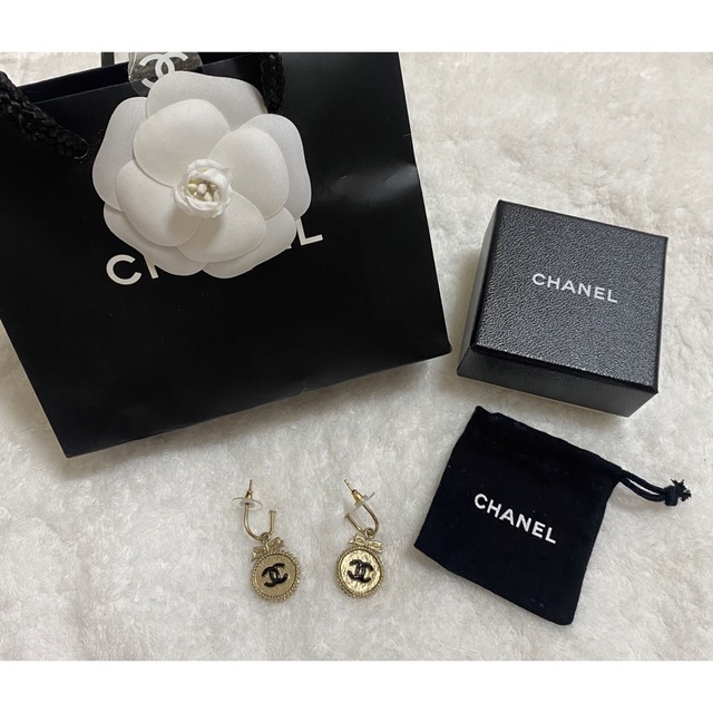 高島屋購入　CHANEL アンティーク調　リボンモチーフピアス