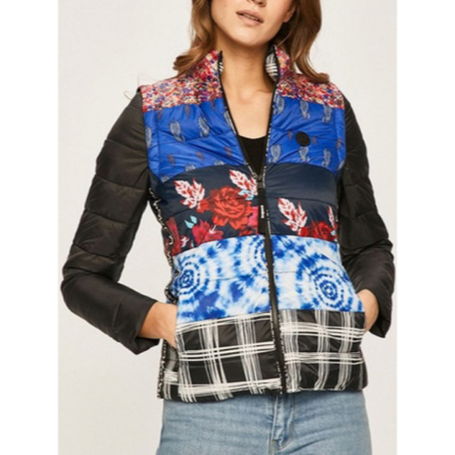 DESIGUAL(デシグアル)の新品✨タグ付き♪ 定価19,900円　デシグアル　ポータブルジャケット✨　 レディースのジャケット/アウター(その他)の商品写真