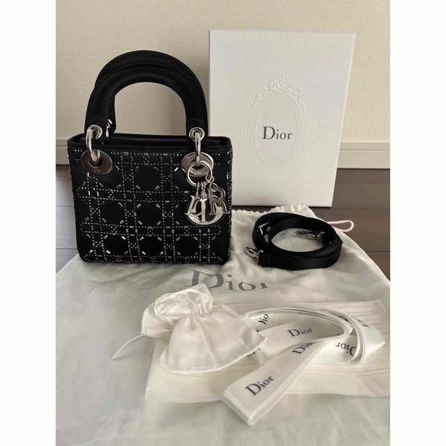 速くおよび自由な Christian Dior クリスチャンディオール レディ