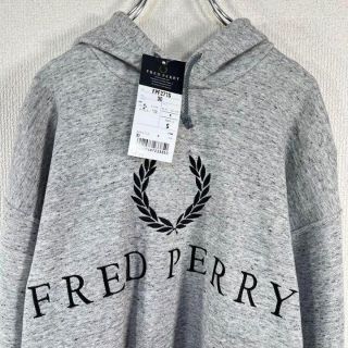 フレッドペリー(FRED PERRY)の【新品未使用】フレッドペリー/FRED PERRY スウェットパーカー　ロゴ刺繍(パーカー)