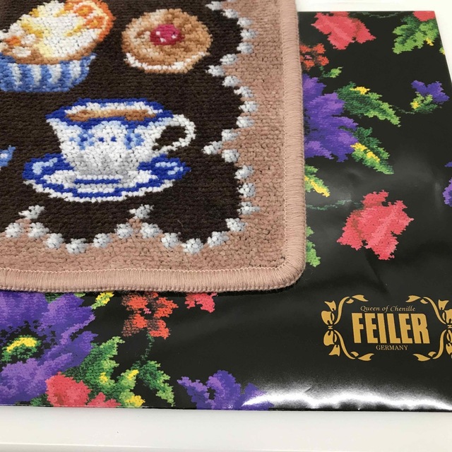 FEILER(フェイラー)の新品限定フェイラースウィートトリート　小売店専用柄　公式では買えません レディースのファッション小物(ハンカチ)の商品写真