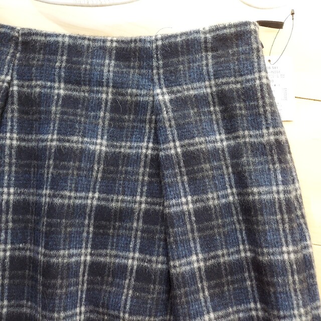 新品　   INDIVI膝丈チェックスカート レディースのスカート(ひざ丈スカート)の商品写真