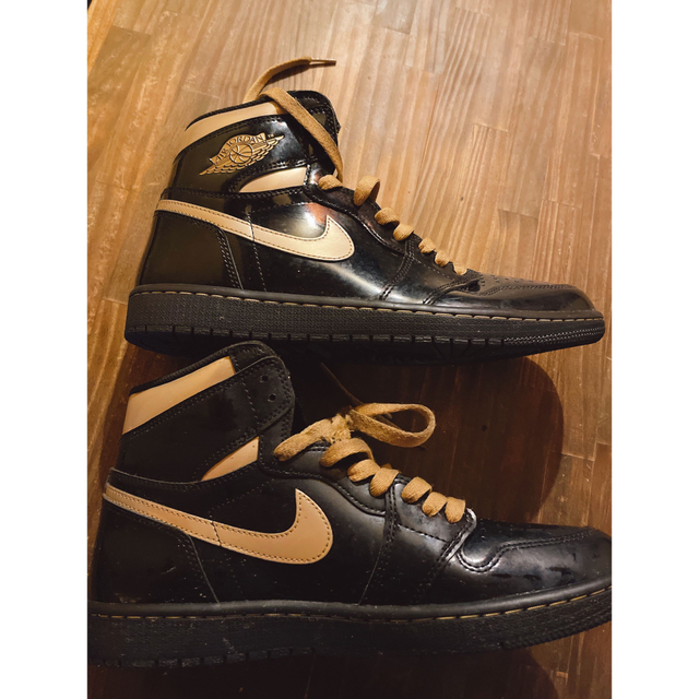 Jordan Brand（NIKE）(ジョーダン)のジョーダン1  ブラック　ゴールド　黒✖️金　28cm メンズの靴/シューズ(スニーカー)の商品写真