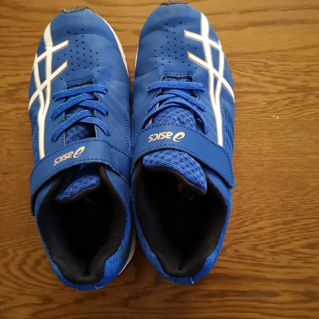 asics(アシックス)のスニーカー キッズ/ベビー/マタニティのキッズ靴/シューズ(15cm~)(スニーカー)の商品写真