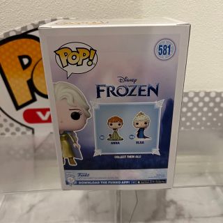 レアFUNKO POP! アナ雪　エルサ　ディズニープリンセスゴールドシリーズ