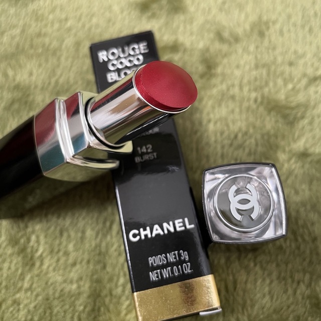 CHANEL(シャネル)の処分価格！新品未使用品 CHANEL リップ ルージュココ 142 バースト コスメ/美容のベースメイク/化粧品(口紅)の商品写真