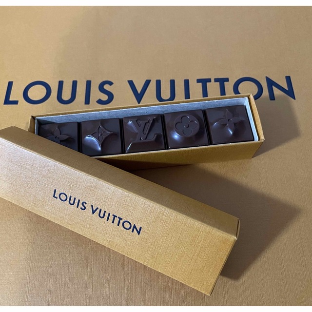 LOUIS VUITTON - パリ限定 ルイヴィトン チョコレートの通販 by LOUIS VUITTON - パリ限定 ルイヴィトン チョコレートの通販 by