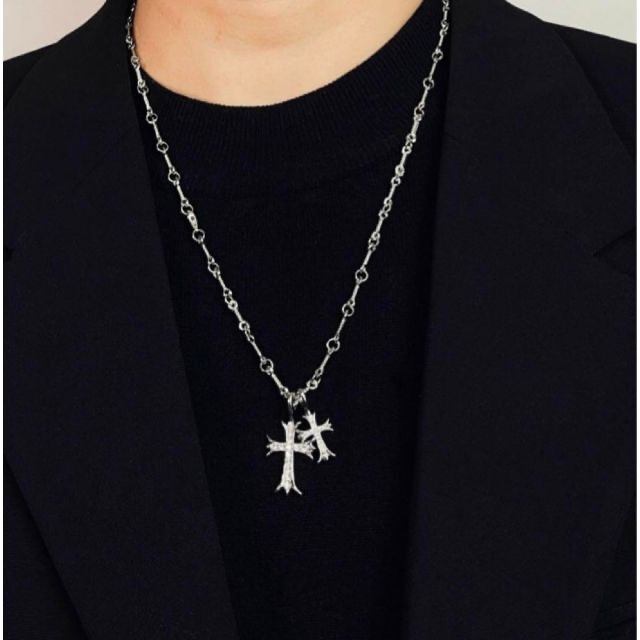 【新品】メンズ シルバー ダブルクロスネックレス 十字架 リバーシブル メンズのアクセサリー(ネックレス)の商品写真
